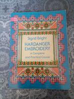 Hardanger Borduurboek - Sigrid Bright, Ophalen of Verzenden, Gebruikt, Handborduren, Borduurpakket