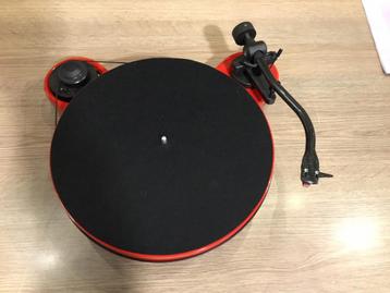 Project RPM1 Carbon rood Ortofon 2Mred + kap RPM beschikbaar voor biedingen