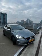 Volvo V40 2.0 T4 190PK 2018 Grijs automaat panoramadak, Automaat, 65 €/maand, Zwart, Vierwielaandrijving