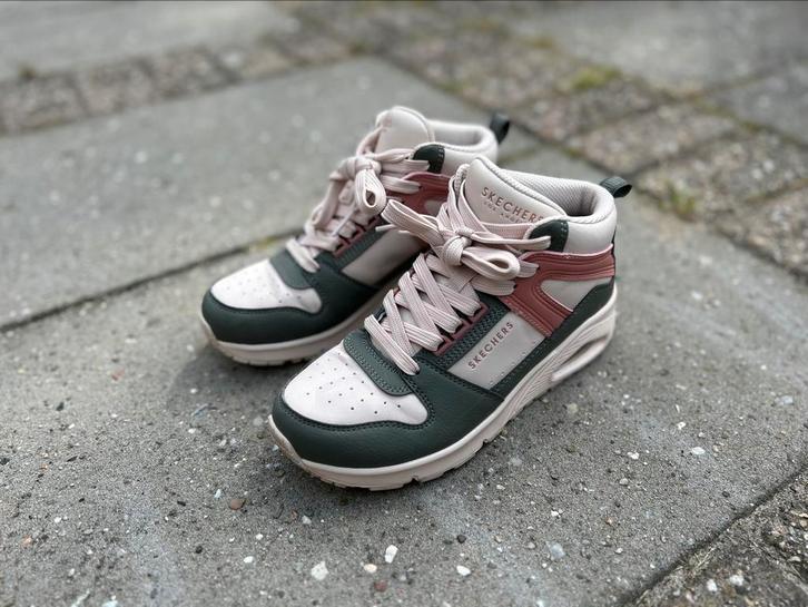 Skechers Uno High Regards Ecru, mt. 37. Als nieuw!, Kleding | Dames, Schoenen, Zo goed als nieuw, Sneakers of Gympen, Beige, Ophalen of Verzenden