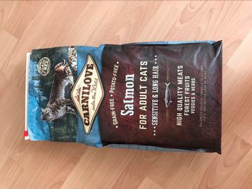 Carnilove 6 kilo brokken en snacks beschikbaar voor biedingen