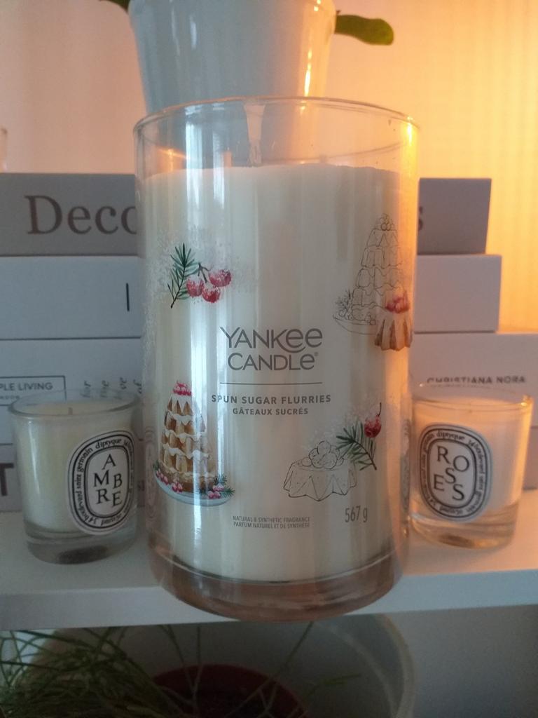 Large Jar Yankee Candle Spun sugar flurries nu €19,95, Ophalen of Verzenden, Nieuw, Overige materialen, Minder dan 25 cm