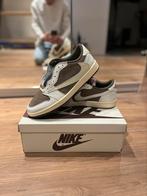 Jordan 1 Travis Scott reverse mocha low, Kleding | Heren, Nieuw, Ophalen of Verzenden, Bruin, Sneakers of Gympen