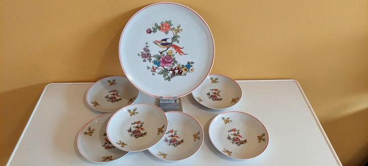 Hongaars Vintage Hollóháza taart schaal + 6 kleinere borden, Huis en Inrichting, Keuken | Servies, Zo goed als nieuw, Bord(en)