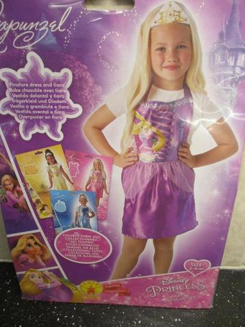 RAPUNZEL OVERGOOIER en TIARA NIEUW 3-6 jaar beschikbaar voor biedingen