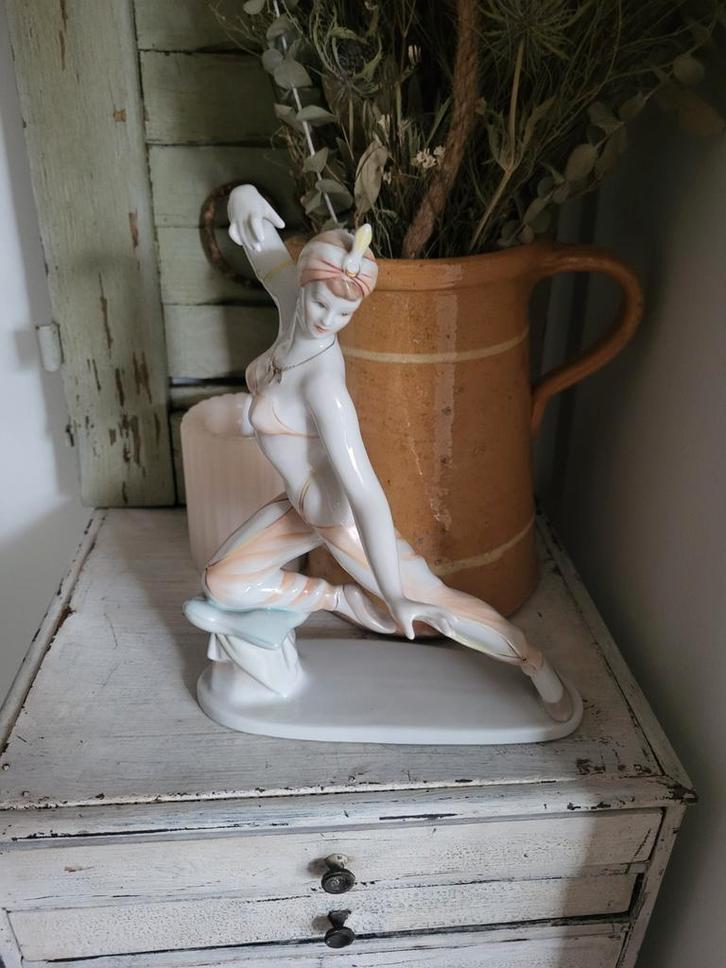 Vintage 1960 hollohasa Keramiek Danseres Beeldje, Antiek en Kunst, Kunst | Beelden en Houtsnijwerken, Ophalen of Verzenden