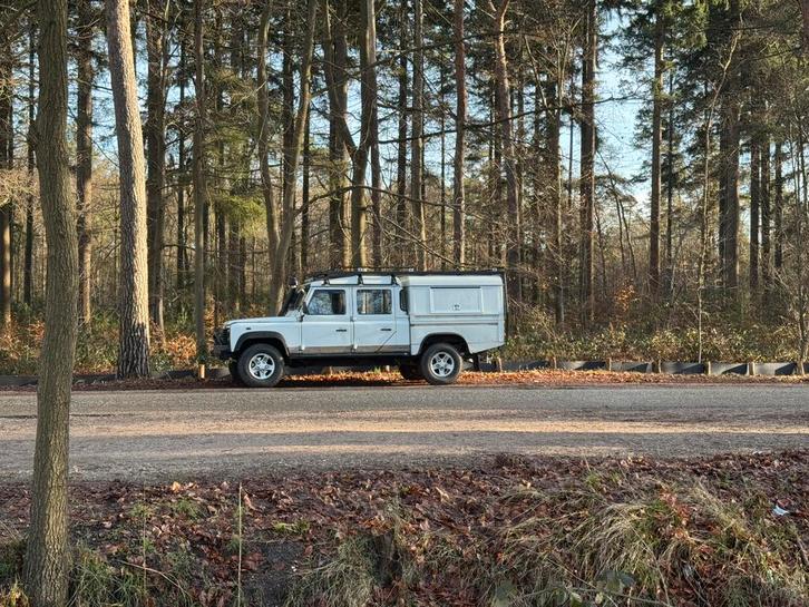 Land Rover defender 130 td5 2001, Auto's, Bestelauto's, Particulier, 4x4, Alarm, Dakrails, Lichtmetalen velgen, Mistlampen, Radio
