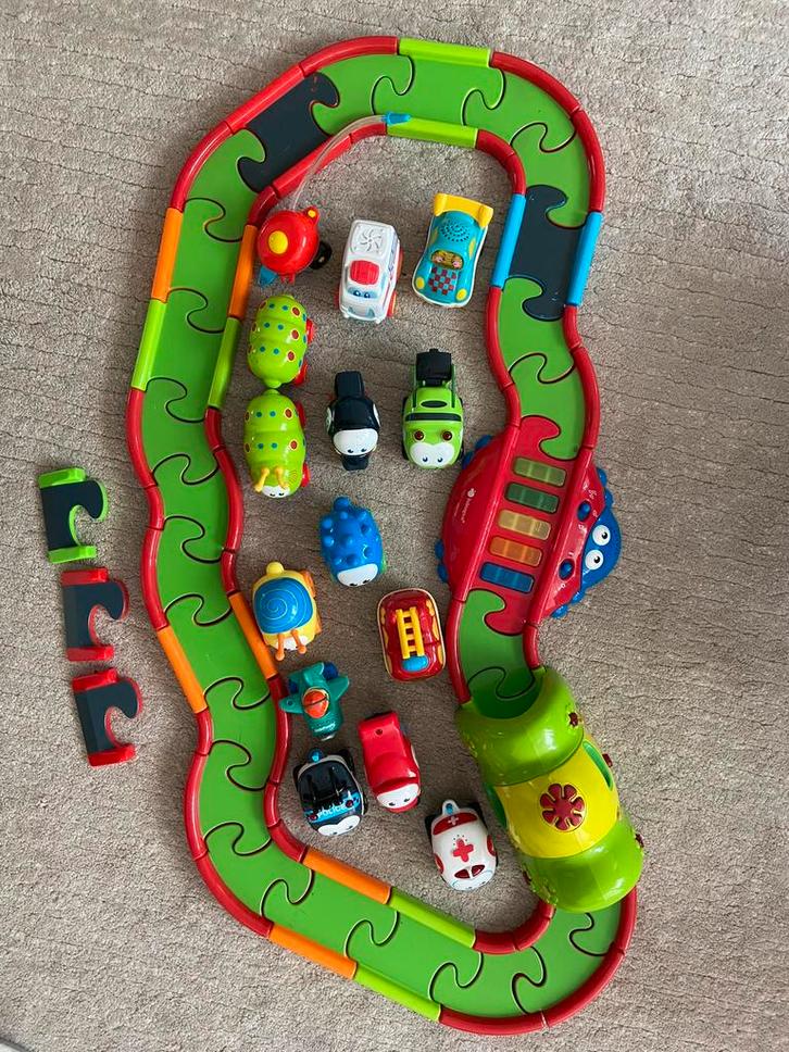 Mooie set auto’s met racebaan, tunnel en pianoweg!, Kinderen en Baby's, Speelgoed | Racebanen, Zo goed als nieuw, Overige aandrijving