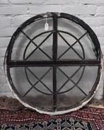 Stalraam rond glas in lood, Ophalen