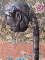 Mooie oude stok of staf uit Afrika met een hoofd 112 cm., Antiek en Kunst, Kunst | Niet-Westerse kunst, Ophalen of Verzenden
