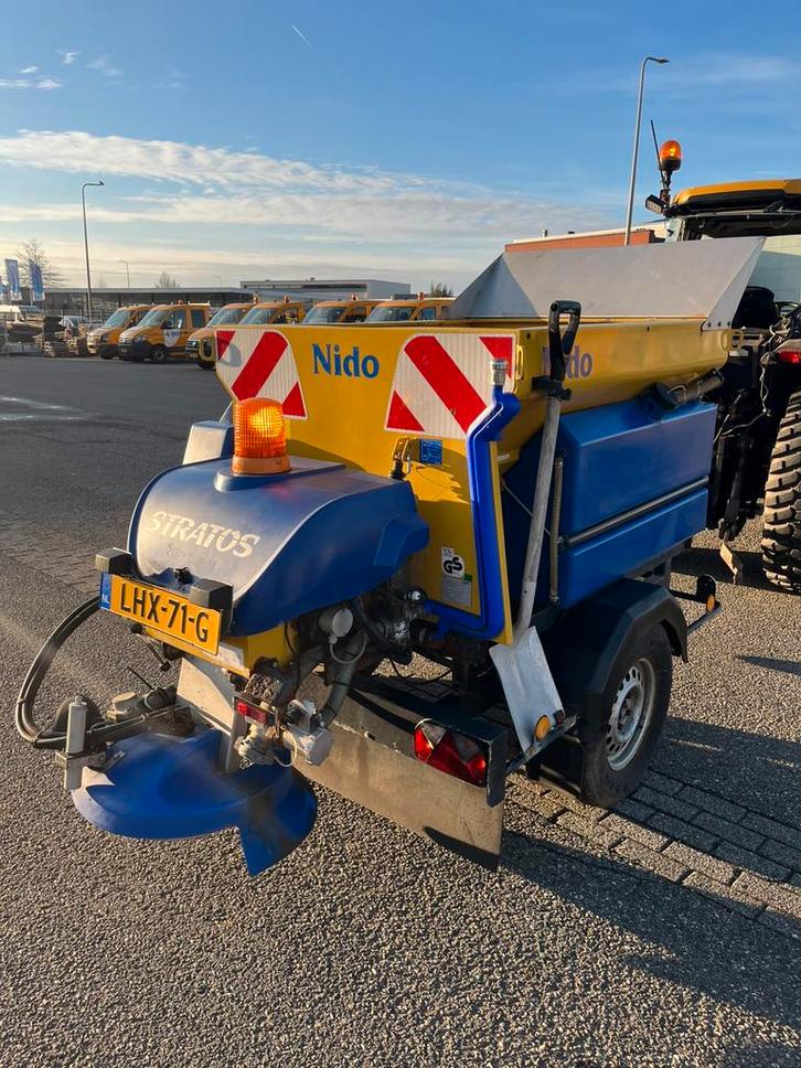 Zoutstrooier nido schmidt, Zakelijke goederen, Machines en Bouw | Onderhoud en Reiniging, Ophalen of Verzenden