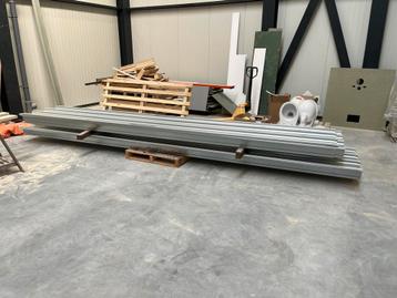 SAB warmdakplaten beschikbaar voor biedingen