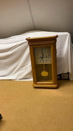 Mooie grenen hangklok, Huis en Inrichting, Woonaccessoires | Klokken, Ophalen, Gebruikt, Wandklok