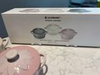 Le Creuset keramische Bloem Mini Cocottes - Nieuw!, Overige materialen, Overige typen, Nieuw, Ophalen of Verzenden