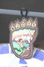 Scouting badge Ben Delatour Scout Ranch 2005 mooi, Verzamelen, Scouting, Ophalen of Verzenden, Zo goed als nieuw, Embleem, Speld of Insigne
