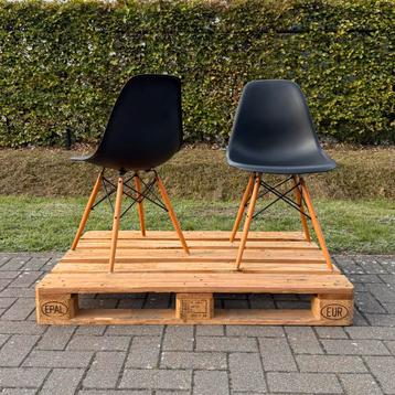 2X Vitra Eames DSW zwart (origineel) beschikbaar voor biedingen