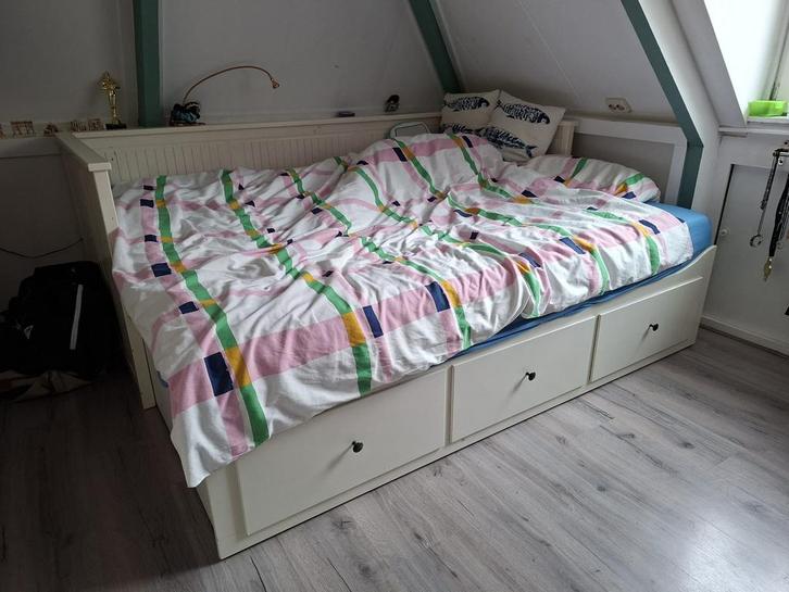 Ikea bed uitschuifbaar, Huis en Inrichting, Slaapkamer | Bedden, Gebruikt, Eenpersoons, Hout, Wit, Ophalen