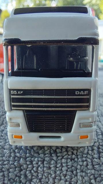 Miniatuur DAF 95XF Douwe Egberts Model Vrachtwagen beschikbaar voor biedingen