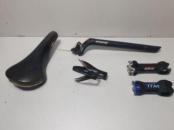 Rolls zadel,carbon bidonhouder, stuurpen,zadelpen beschikbaar voor biedingen