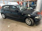 BMW 1-Serie (e87) 2.0 118D 2005 Zwart, Auto's, BMW, Origineel Nederlands, Te koop, 5 stoelen, 135 €/maand