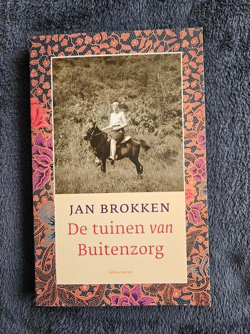 Jan Brokken - De tuinen van buitenzorg, Boeken, Literatuur, Zo goed als nieuw, Nederland, Ophalen of Verzenden