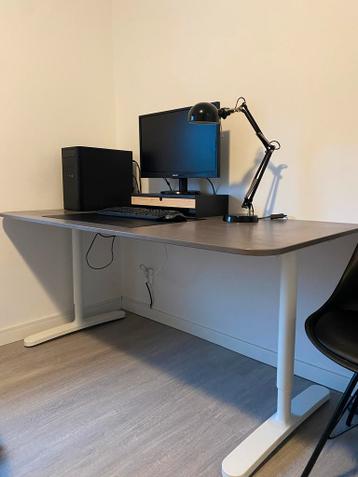 IKEA BEKANT Bureau 160x80 - Grijs Vineer, Witte Poten - afbeelding 5