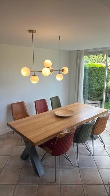 Eikenhouten Eettafel met Metalen Onderstel+ 6 stoelen beschikbaar voor biedingen