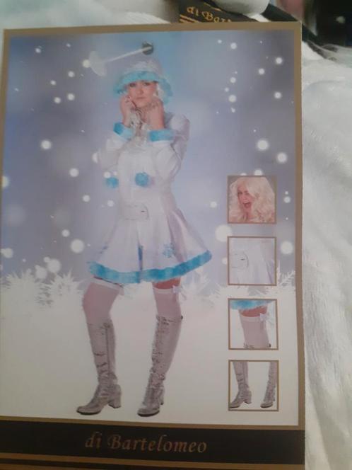 Winterjurkje met capuchon maat 40 nieuw, Kleding | Dames, Carnavalskleding en Feestkleding, Zo goed als nieuw, Maat 38/40 (M)