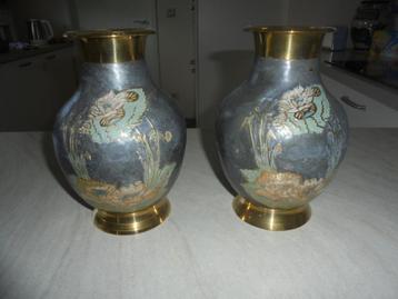 Cloisonne vaasjes / 2 stuks / koper met emaille beschikbaar voor biedingen