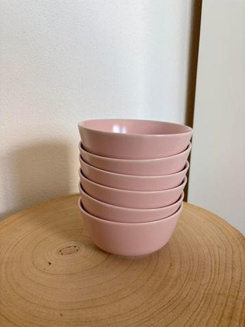 Set van 6 roze IKEA kommetjes, als nieuw! beschikbaar voor biedingen