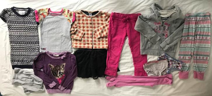 Merkkleding pakket mt 98/104 kleding shirt hoody joggingbroe, Kinderen en Baby's, Kinderkleding | Kinder-kledingpakketten, Zo goed als nieuw