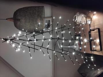 kerstbomen met 140 ledlampjes op een metalen frame nu 34,95  beschikbaar voor biedingen