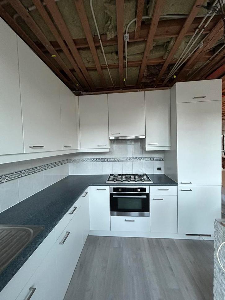 Keuken inclusief combi oven en kookplaat, Huis en Inrichting, Keuken | Complete keukens, Gebruikt, Enkelwandige keuken, Ophalen