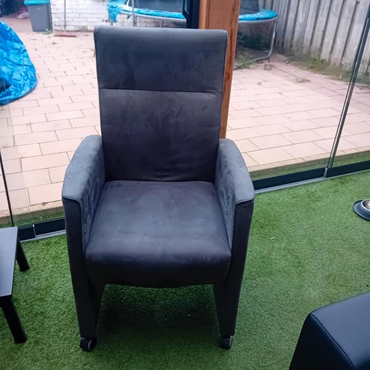 2 Grijze Eetkamerstoelen met Armleuning, Huis en Inrichting, Stoelen, Ophalen