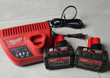 Milwaukee M12 Accu's 6Ah (2x) + Lader beschikbaar voor biedingen