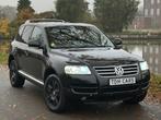 Volkswagen Touareg 4.2 V8 |Youngtimer | CarPlay | Trekhaak |, Auto's, Automaat, Zwart, Leder, 310 pk