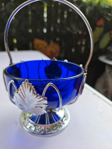 Vintage Blauw Glazen Schaaltje met Zilveren Houder beschikbaar voor biedingen
