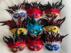 Venetiaanse oogmaskers 9 st. div. kleuren echte veren NIEUW!, Nieuw, Carnaval, Ophalen of Verzenden