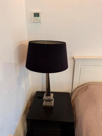 Elegante Zwarte Tafellamp beschikbaar voor biedingen