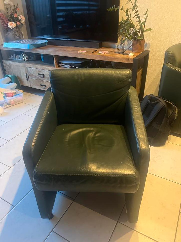 GRATIS !Donkergroene leren fauteuils - Waddinxveen, Huis en Inrichting, Stoelen, Gebruikt, Twee, Leer, Ophalen
