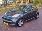 Peugeot 107 1.0 12V 5DRS bj 2011 Elektr Pak Nieuwe APK 2027, Auto's, Voorwielaandrijving, Euro 5, Stof, 4 stoelen