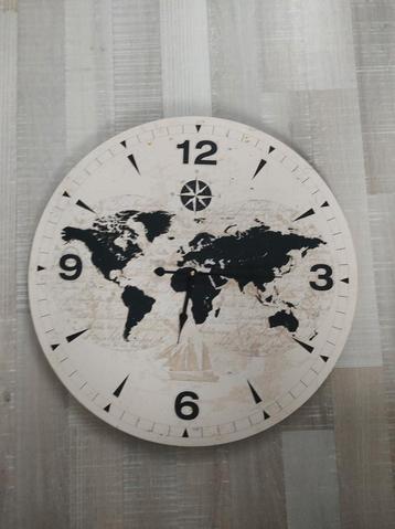 Wandklok wereld beschikbaar voor biedingen