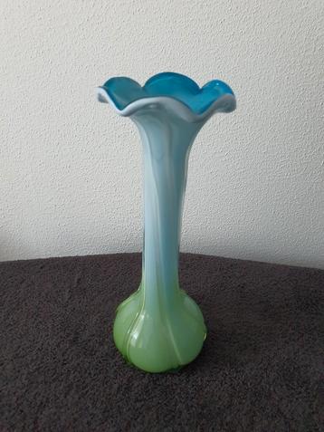 Grote Vintage Kelkvaas Organische vormgeving
30 cm beschikbaar voor biedingen