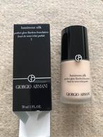 Giorgio Armani luminous silk perfect glow flawless 3, Ophalen of Verzenden, Nieuw, Gehele gezicht, Make-up