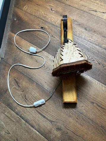 Vintage lamp beschikbaar voor biedingen