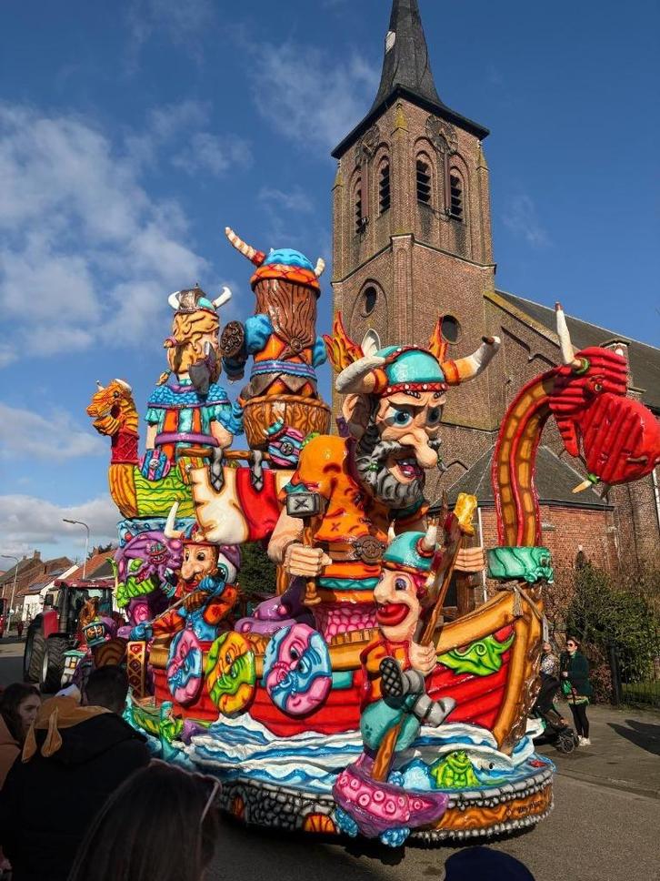 Carnavalswagen, Hobby en Vrije tijd, Feestartikelen, Zo goed als nieuw, Overige typen, Carnaval, Ophalen
