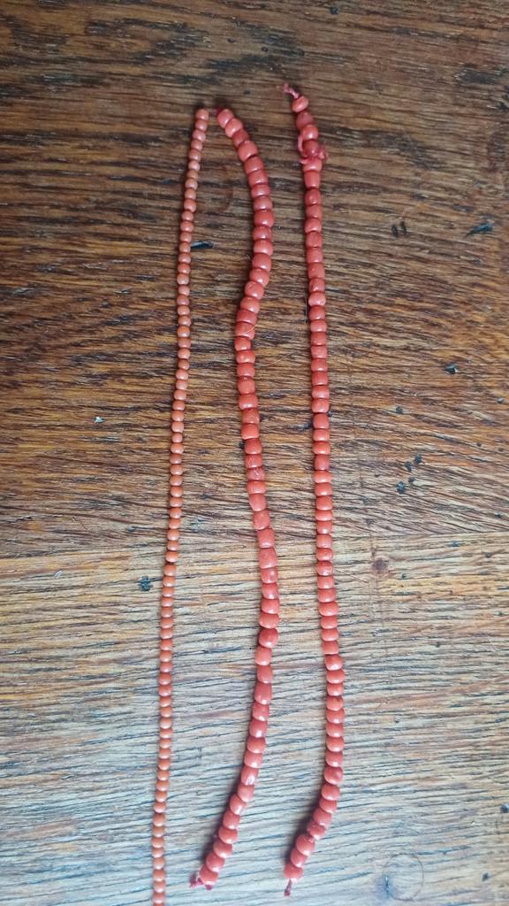 Bloedkoraal strengen, Sieraden, Tassen en Uiterlijk, Antieke sieraden, Ketting, Overige materialen, Ophalen of Verzenden