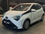 Toyota Aygo 1.0 VVT-i x-play | Navi | Camera | Led, Voorwielaandrijving, Stof, Gebruikt, Met garantie (alle)