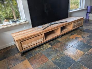 Industriële Tv kast mangohout 2.20 breed 425 euro beschikbaar voor biedingen