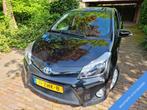 Toyota Yaris 1.5 Full Hybrid Dynamic Panoramadak/Navi, Auto's, 47 €/maand, Origineel Nederlands, Te koop, Huisgarantie